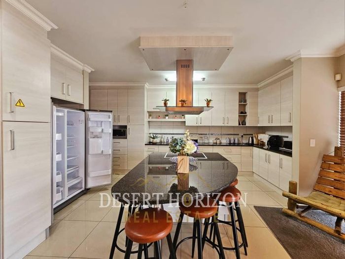 Property #2397028, Penthouse For Sale in Swakopmund Central
