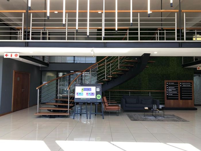Office to Rent in Hurlingham: 79m², secure parking, on-site security.