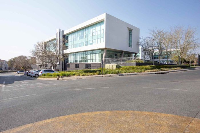 Fourways Office To Rent: Flexible spaces, meeting rooms, coworking, and tailored solutions.