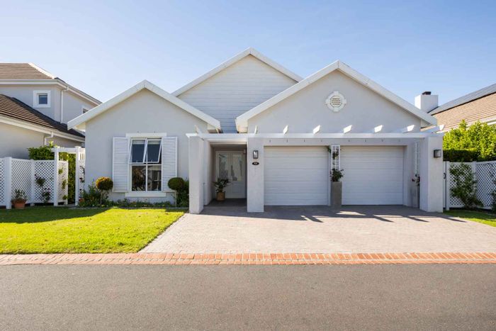 House For Sale in Val De Vie Estate: 3 beds, open-plan living, outdoor entertaining.