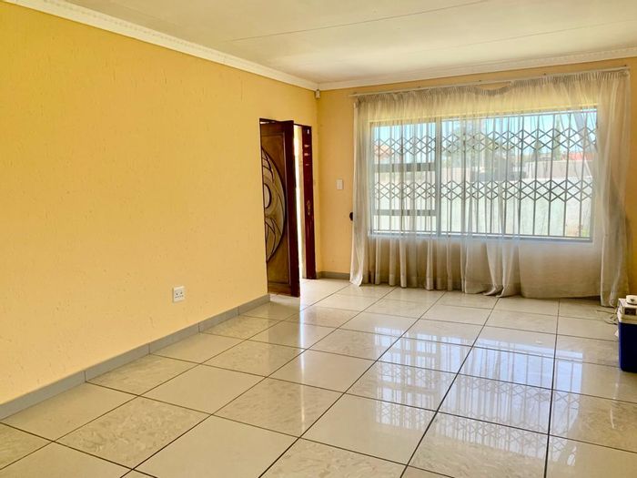 Property #2179440, House for sale in Norkem Park