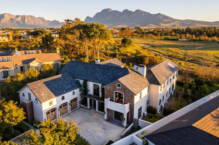 House For Sale in Val De Vie Estate: 4 en-suite bedrooms, pool, cottage, office.