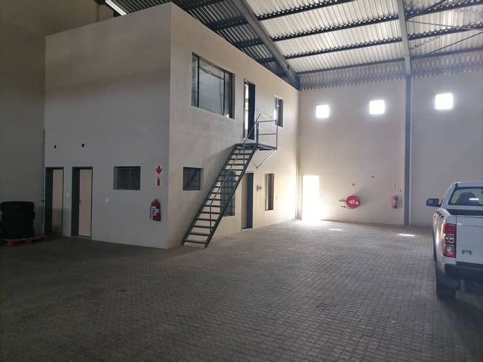 Mixed Use Property To Rent in Northern Industrial: 670m² with offices, kitchen, strong room.