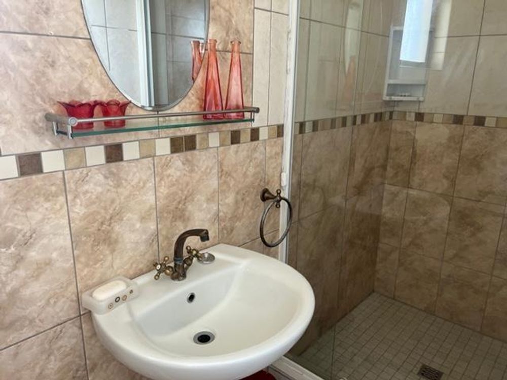 Main house bathroom 1