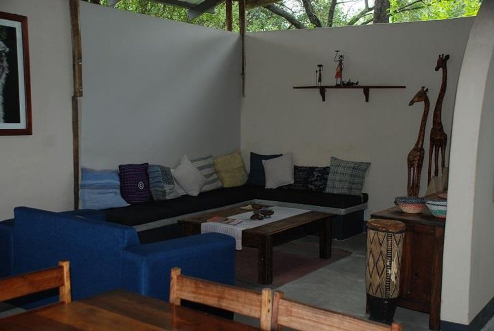 Entertainment Area - Lounge 1