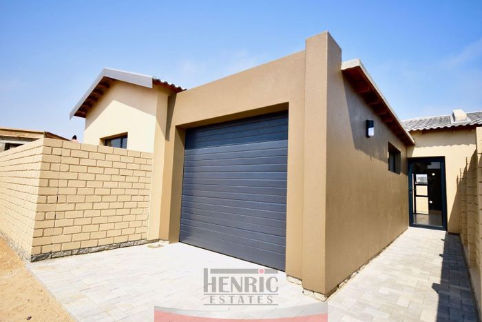 Property #2355894, Townhouse For Sale in Tamariskia