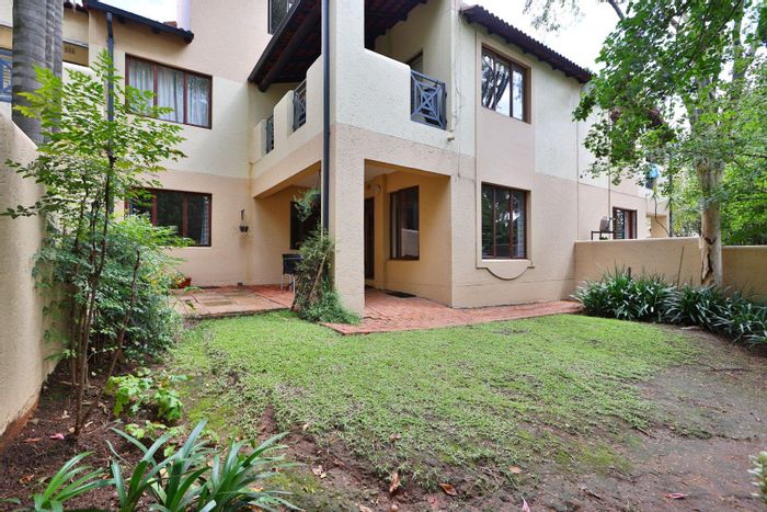 Ground-Floor Bryanston Apartment For Sale: 3 Bedrooms, Private Garden, Pool Access.