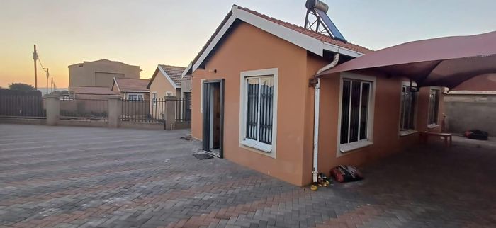 3-Bedroom House in Rosslyn To Rent with secure parking and prepaid electricity.