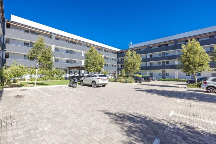 For Sale: Apartment in Parklands with 2 beds, balcony, and 24-hr security.