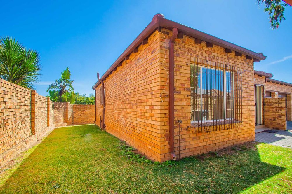 Wrap round garden with added privacy