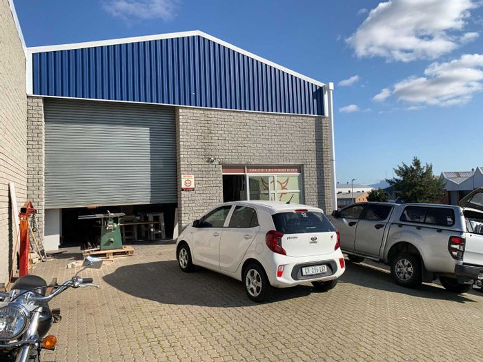 Industrial Unit to Rent in Everite Industria with Easy Access and 3 Phase Power