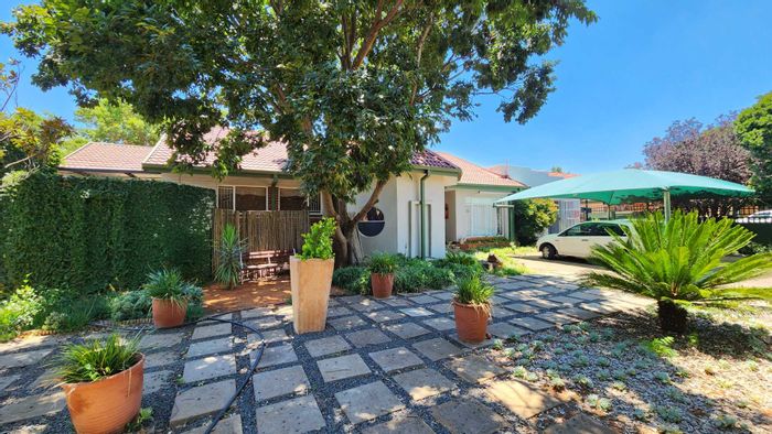 Property #2094085, House for sale in Universitas