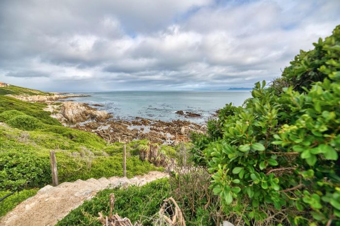 De Kelders Vacant Land Residential For Sale: 1929m² with whale watching and caves.