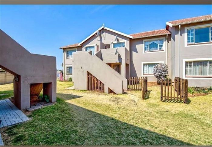 Glen Marais Townhouse For Sale: Two bedrooms, communal pool, security guard access.