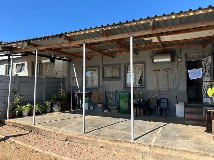 Property #2393359, House For Sale in Khomasdal