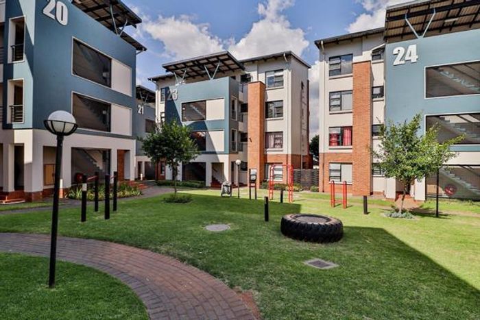 Property #2227163, Apartment rental monthly in Greenstone Hill Central