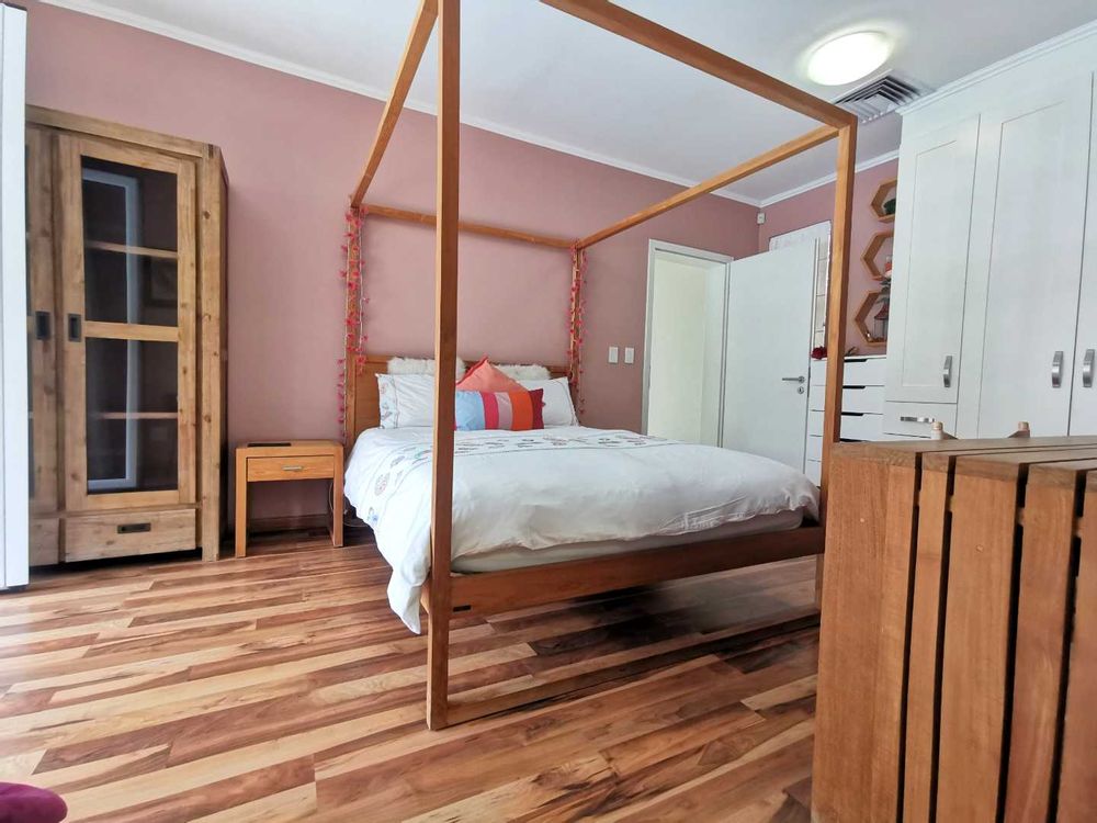 GROUND FLOOR BEDROOM WITH EN-SUITE