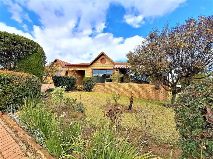 Property #2173043, Retirement Village for sale in Wilro Park