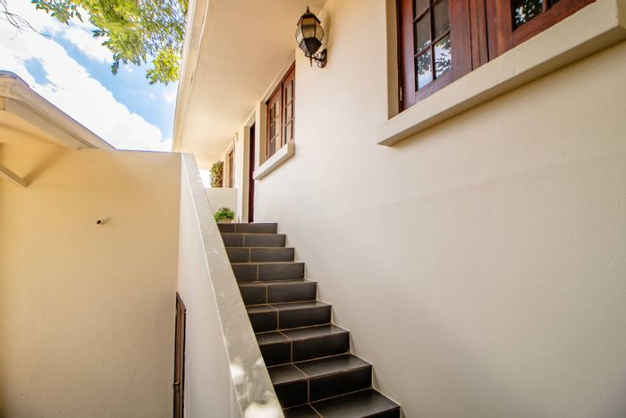 Cottage to Rent in Observatory: Pool, garden access, fibre internet, secure living.