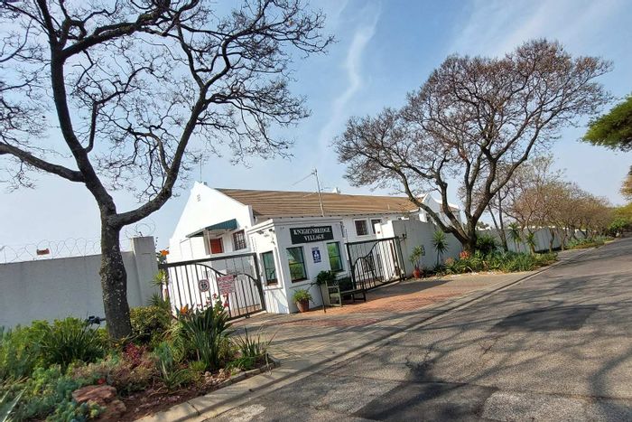 Bryanston Retirement Village To Rent: 24-hour security, clubhouse, pool, pet-friendly.