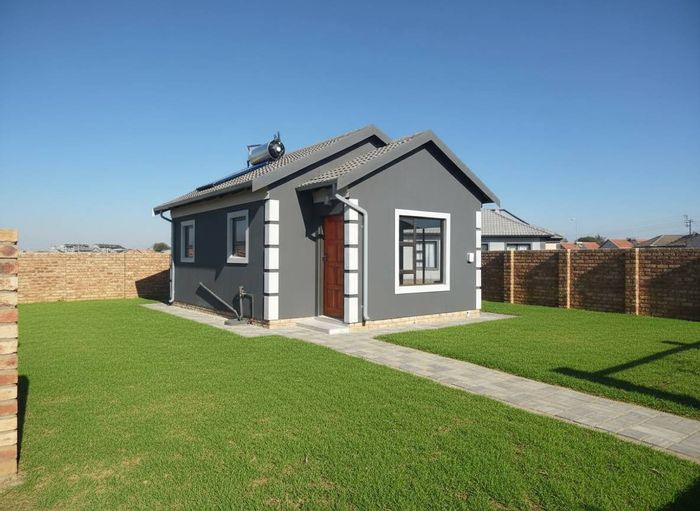 Selcourt House For Sale: 2-4 Bedrooms, customizable finishes, secure estate living.