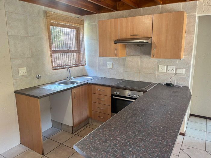Property #2203054, Apartment rental monthly in Fourways