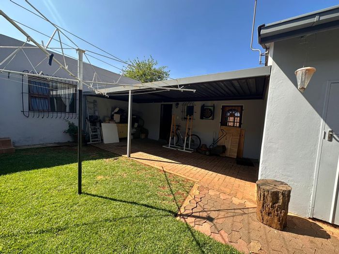 Property #2479608, Cottage Rental Monthly in Discovery