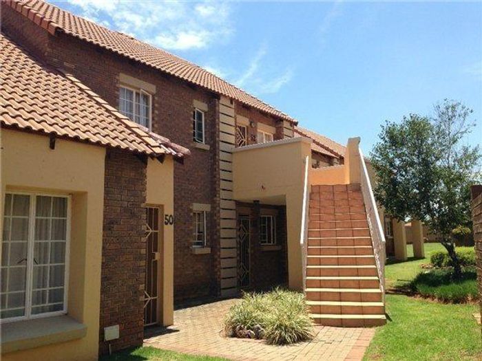 Property #2014303, Townhouse rental monthly in Mooikloof Ridge