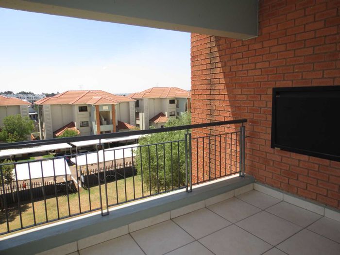 Property #2098365, Apartment for sale in Greenstone Hill