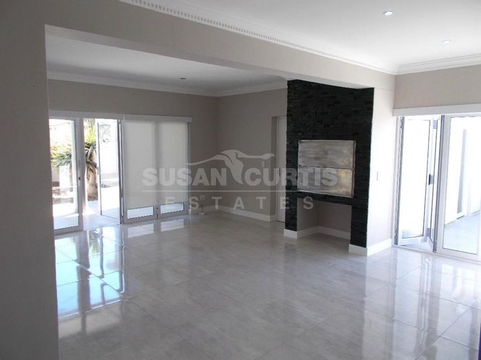 House to Rent in Walvis Bay Central: 3 Bedrooms, Double Garage, Pets Allowed.