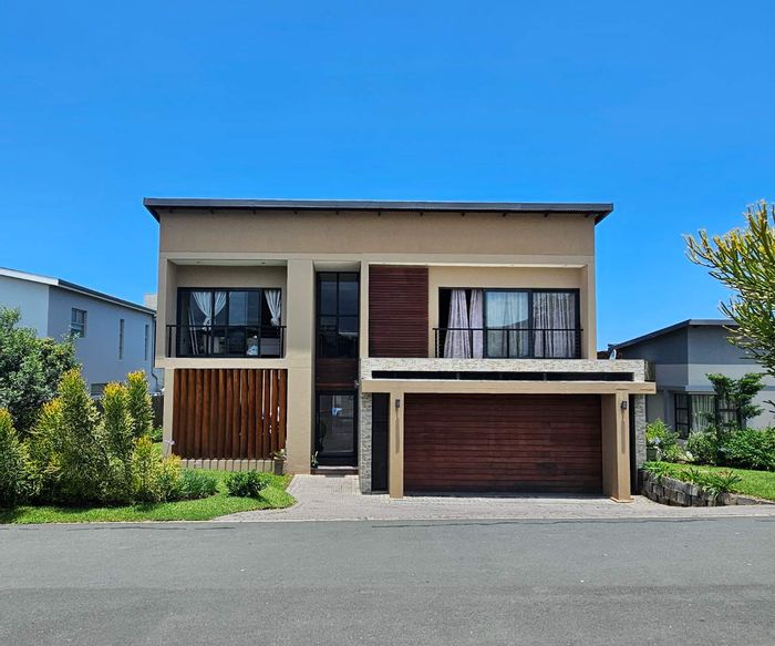 For Sale: House in Palm Lakes Estates with 4 beds, clubhouse, pools, and security.