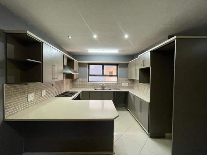 Property #2425412, Townhouse For Sale in Windhoek East