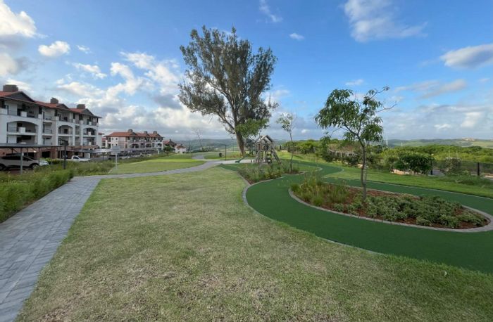 Izinga Ridge Apartment To Rent: 2 beds, pool, secure estate, balcony views.