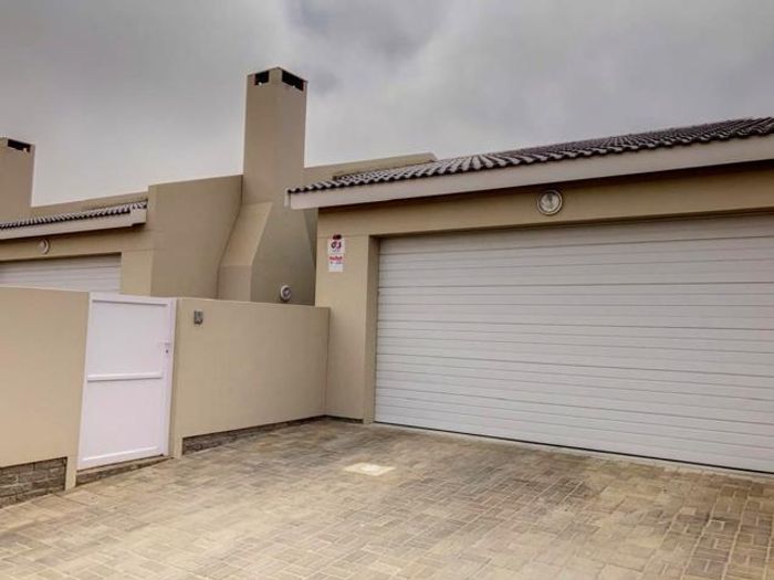 For Sale: Townhouse in Swakopmund Ext 39 with double garage and private courtyard.