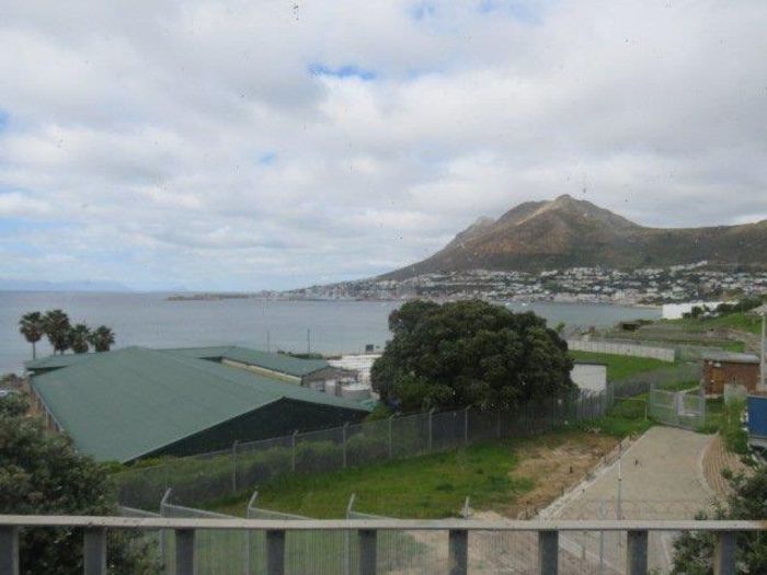 Retail Space For Rent in Simons Town Central with Stunning Sea and Mountain Views