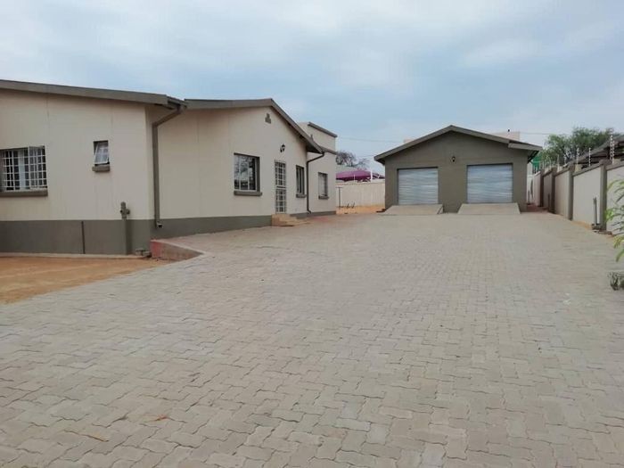 Property #2176165, House for sale in Oshakati
