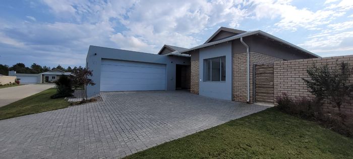 For Sale: House in Mooikloof Country Estate with 3 beds, garage, and amenities.