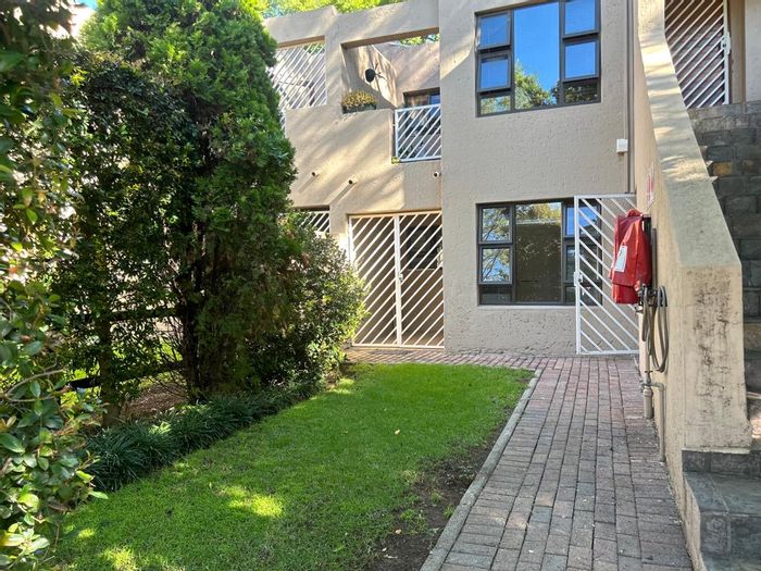 Property #2257548, Townhouse for sale in Parktown North