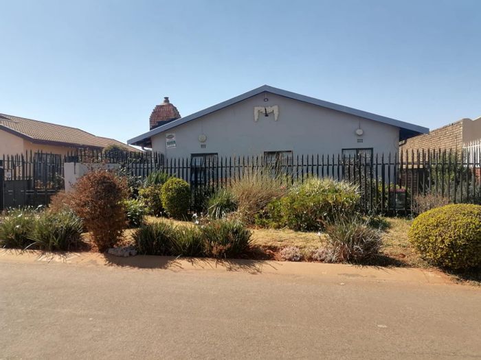 Property #2187671, House for sale in Lenasia South Ext 1