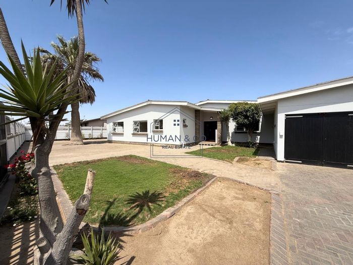 Property #2427552, House For Sale in Walvis Bay Central