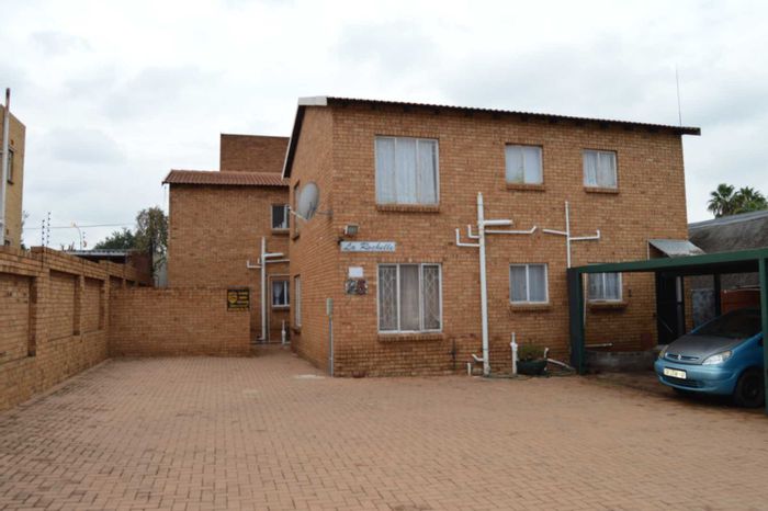 Property #2230113, Apartment for sale in Alberton Central