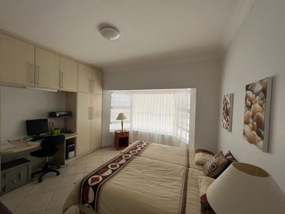 Main house bedroom 1