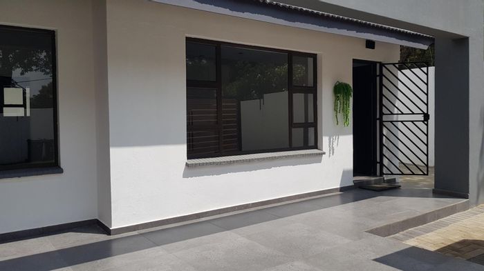 Cottage in Blairgowrie To Rent: Garden access, kitchen, prepaid utilities, parking included.