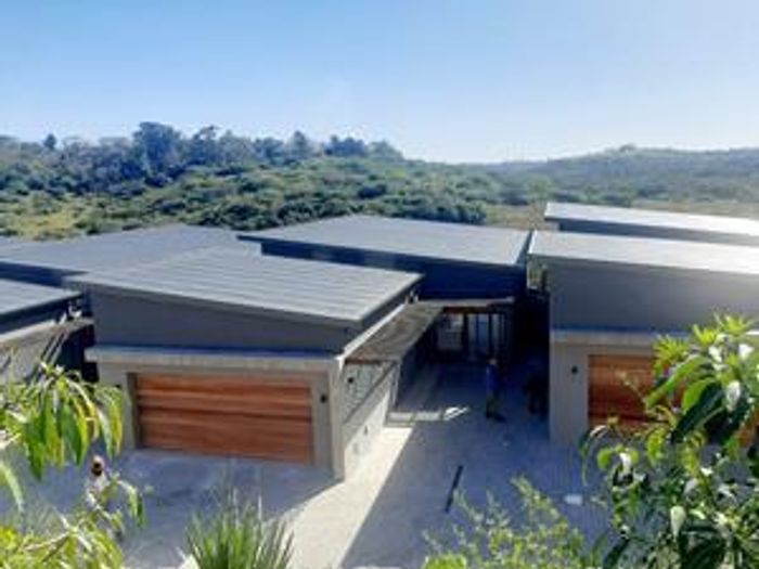 Property #2428443, Townhouse Rental Monthly in Palm Lakes Estates