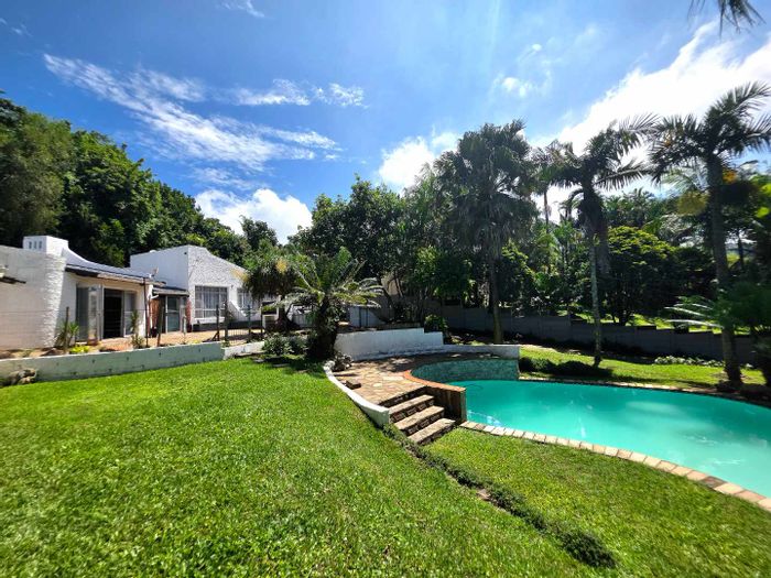 Spacious Padfield Park house with pool, garden, and granny flat for sale.