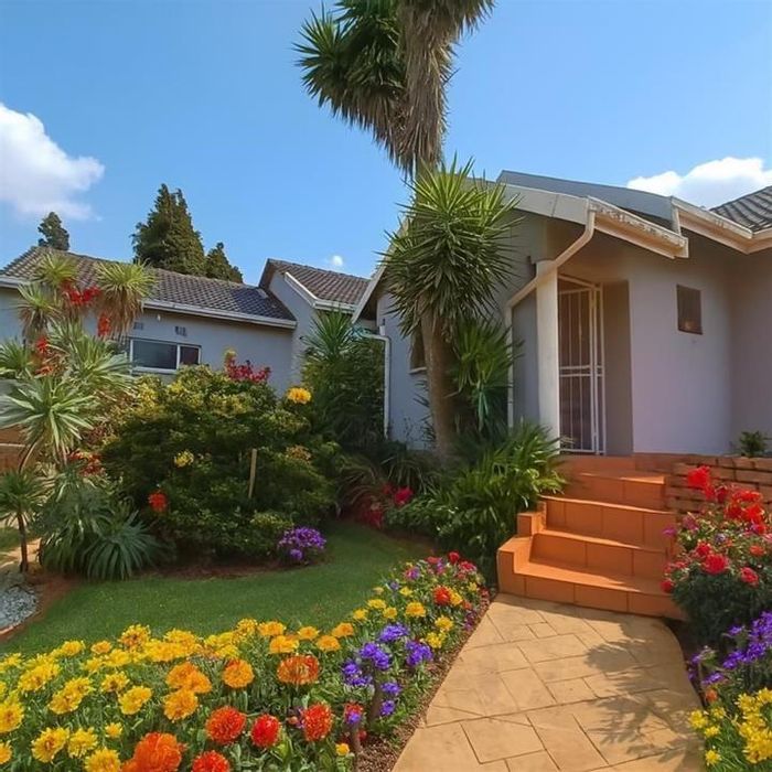 Meredale House For Sale: 3 beds, pool, double garage, versatile living spaces.