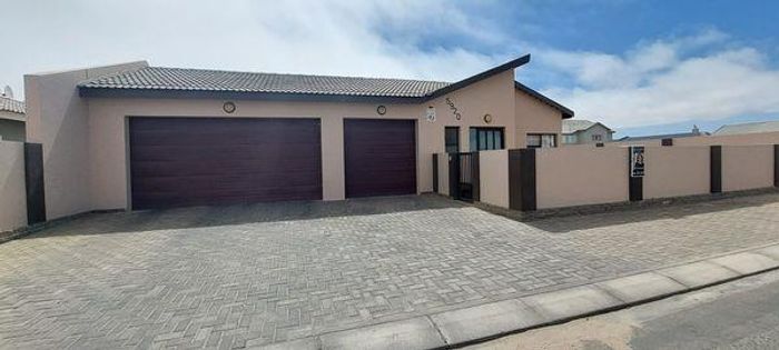 Ocean View Family Home For Sale: 3 Beds, Indoor Braai, Spacious Lot!