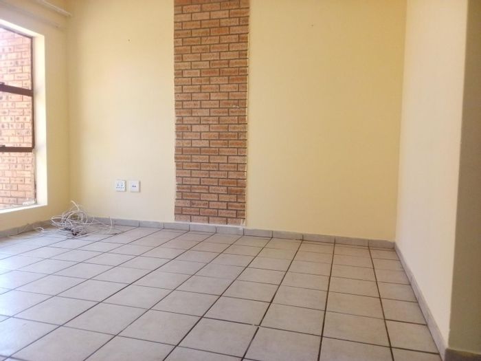 Property #2172553, Apartment rental monthly in Dawn Park