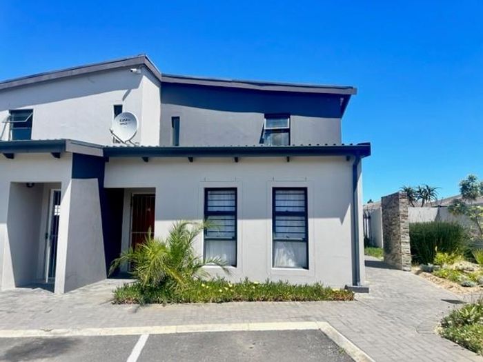 Property #2195015, Townhouse for sale in Parklands North
