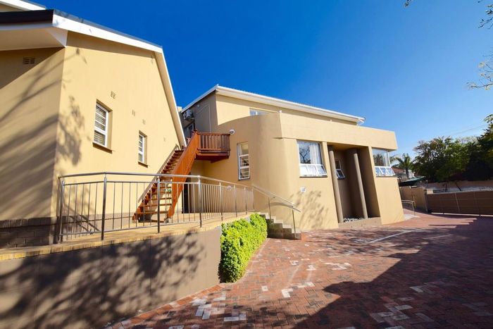 Luxurious House for Sale in Bonnie Doone - A Must-See!